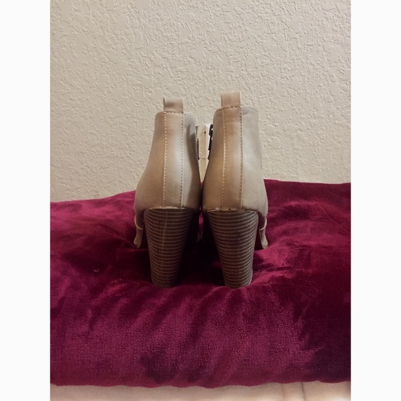 Tan booties - Picture 4 of 8